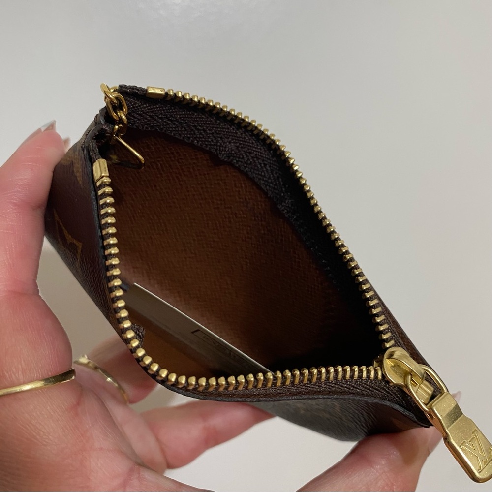 Authentic Louis Vuitton Key Pouch LV Monogram - Picture 6 of 10